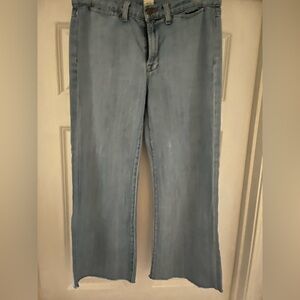 J Brand Cropped Flare Jeans – Raw Hem / Light Wash